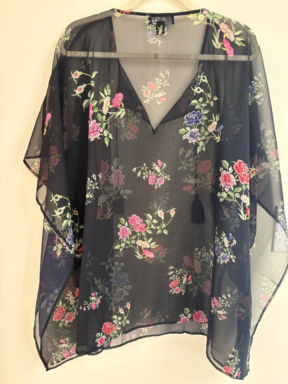 The Met Museum Peony Sheer Poncho – Elegant Floral art to wear artsy artistic OS - Picture 4 of 7